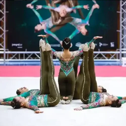 Coreografia-de-montaje-de-gimnasia-ritmica-y-estetica-de-grupo